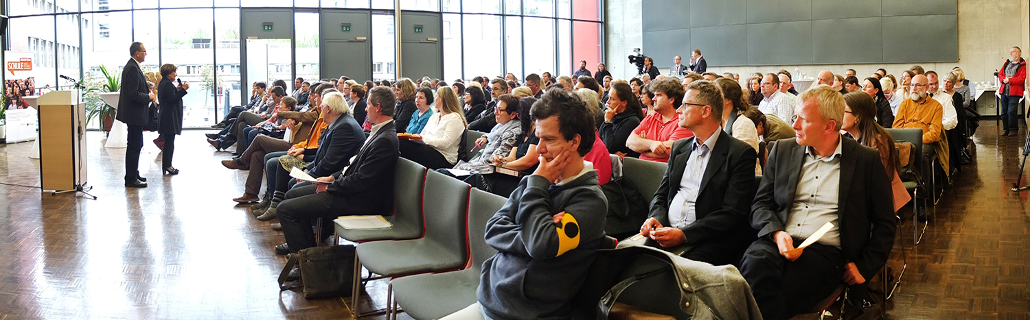 Schulgesetzentwurf: Kultusministerin stellt sich auf Bürgerdialog