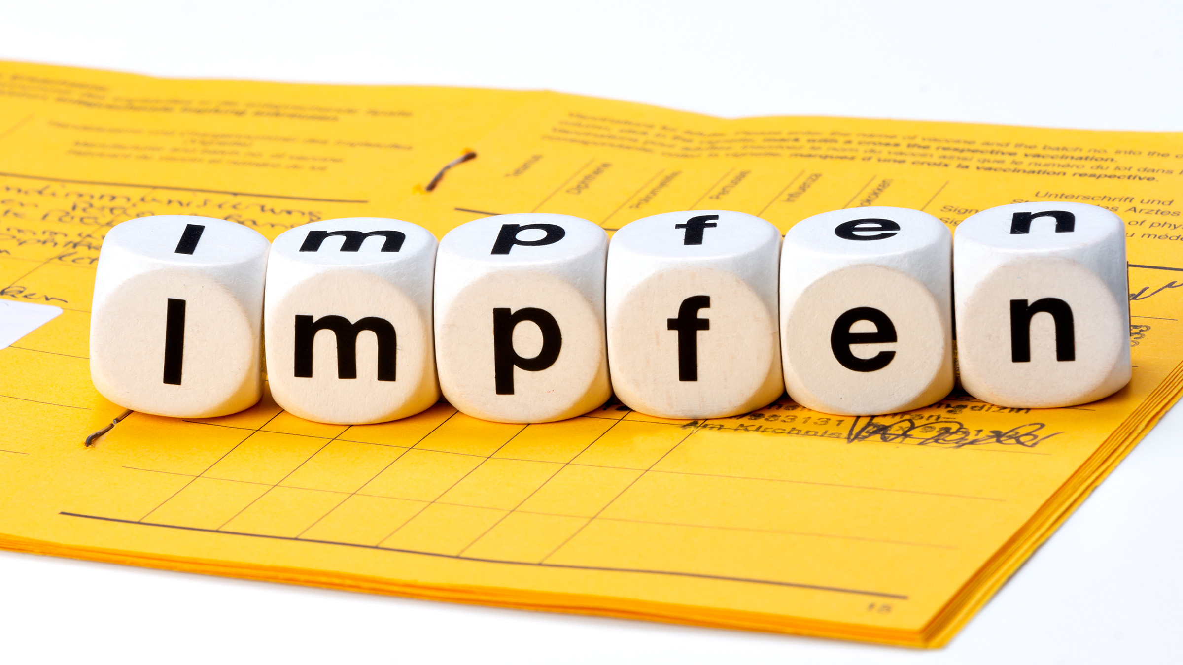 FAQ: Was bedeutet die einrichtungsbezogene Impfpflicht für Azubis, Schüler und Lehrkräfte im Pflege- und Gesundheitsbereich?