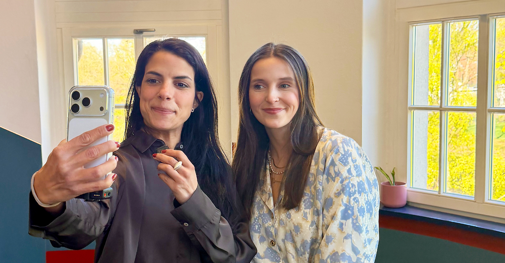 Kultusministerium startet erste Oberschulkampagne mit Unterstützung von Fernsehmoderatorin Clarissa da Silva und Lehrerin Frau Ebi